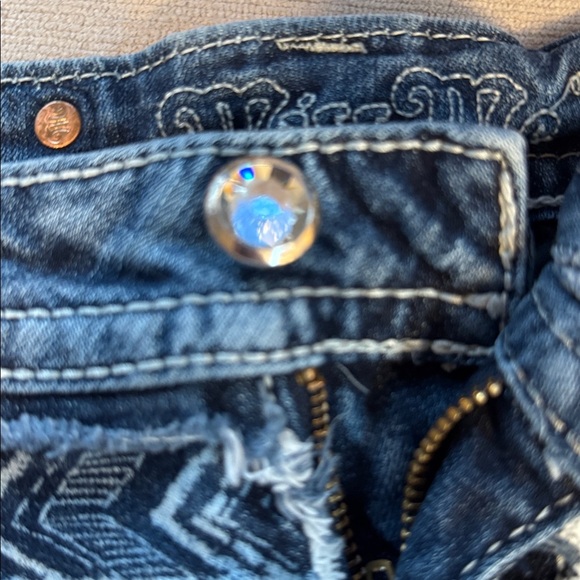 Signature Blue Jean Shorts with Aztec print - Picture 4 of 11